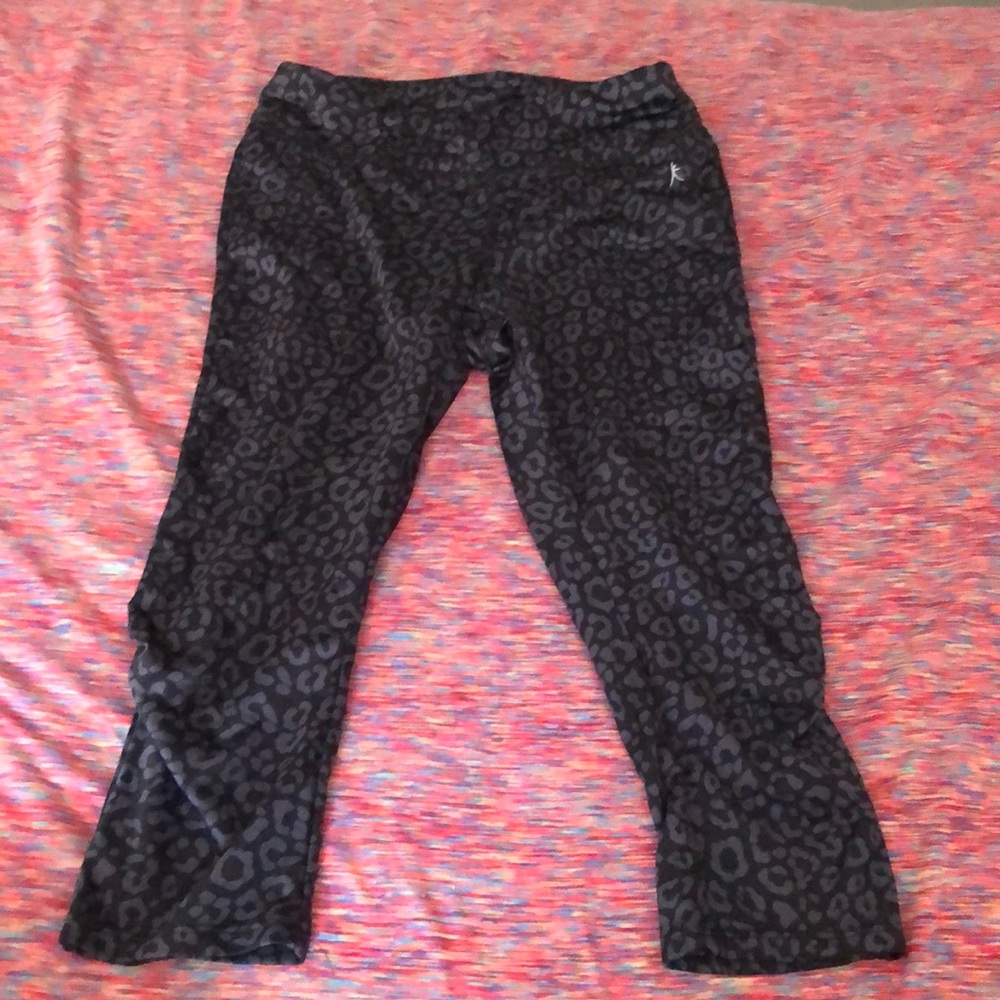 Danskin black leopard knee length tights